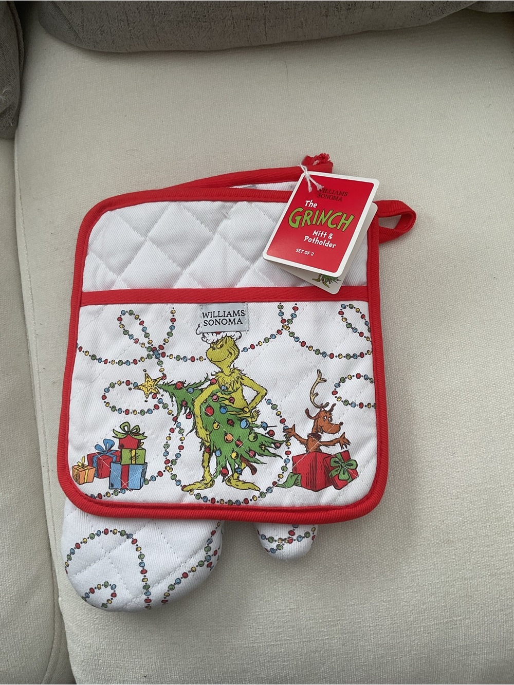 Williams Sonoma Grinch Oven Mitt & Pot Holder Set — Red Trim, White Base